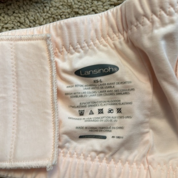 Lansinoh xs-l adjustable pumping bra. - Picture 3 of 5